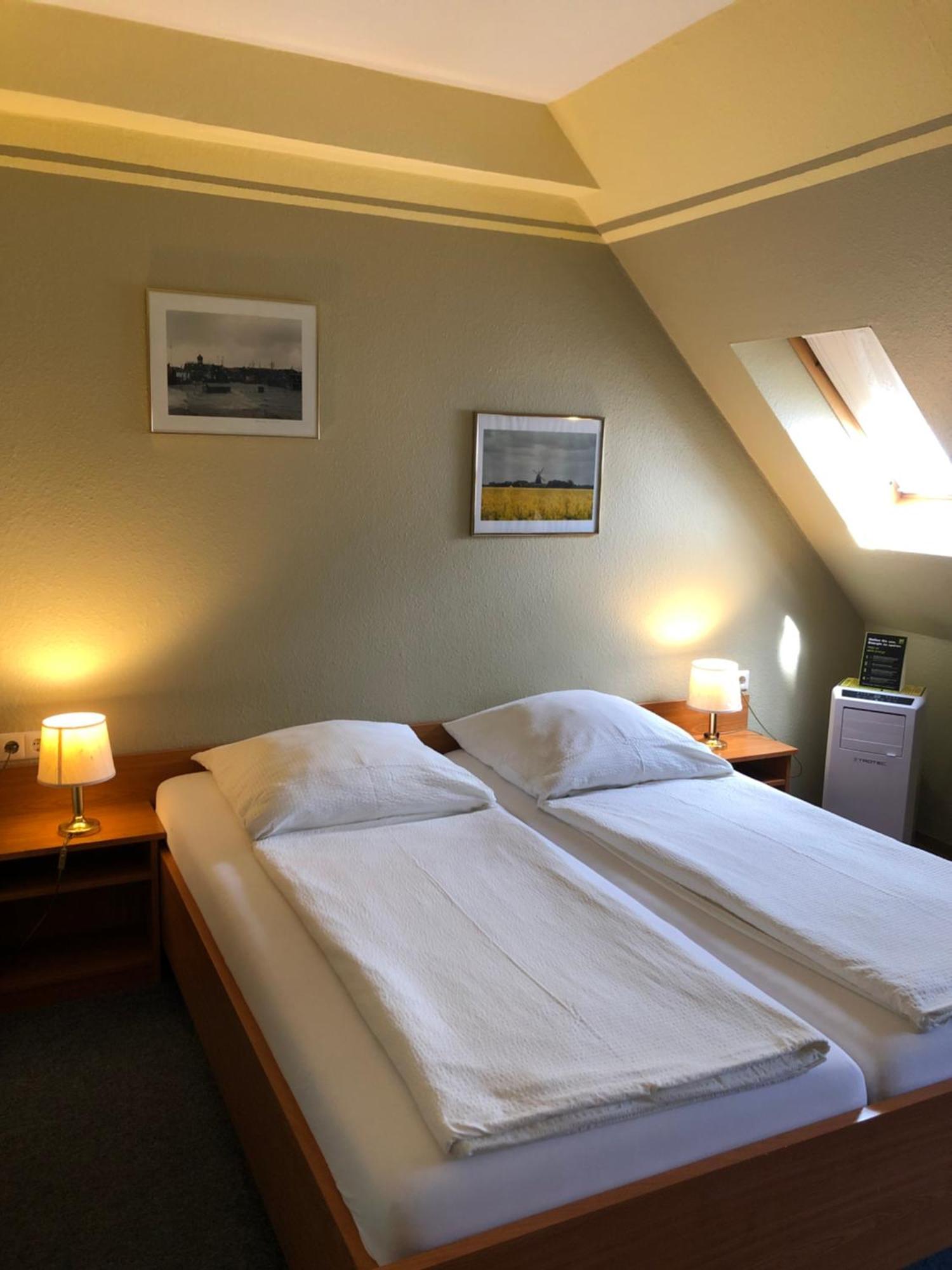 Garni Hotel-Pension Holum 뉴할링거지어 외부 사진