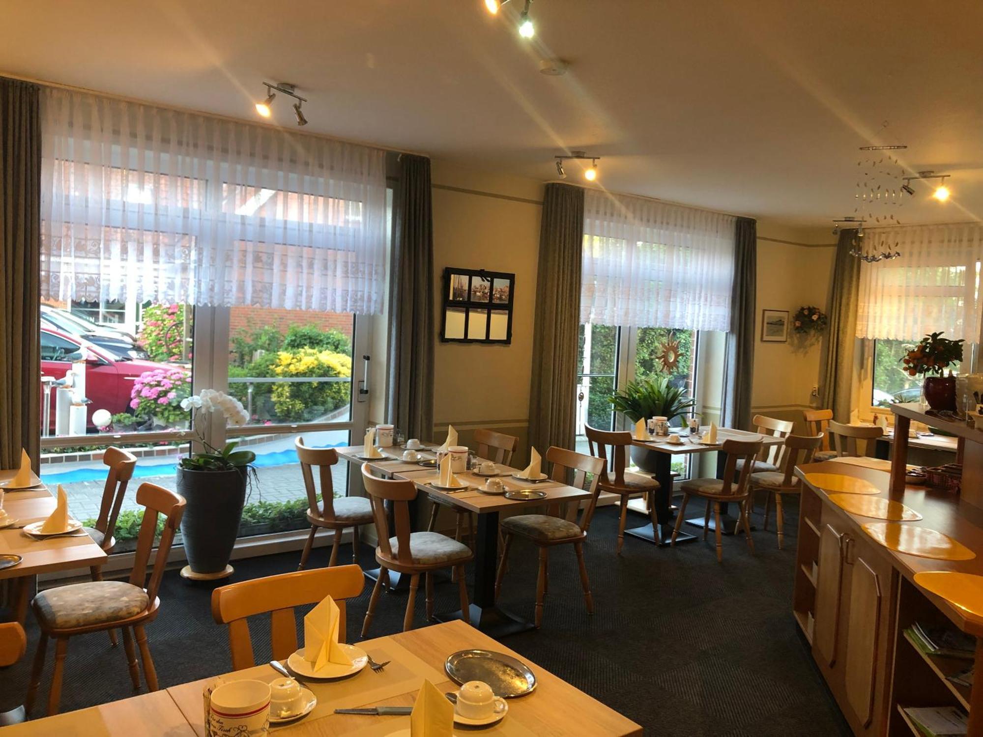 Garni Hotel-Pension Holum 뉴할링거지어 외부 사진